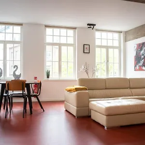Light And Airy On Top Location - Industria In Historical Center , Antwerpen België