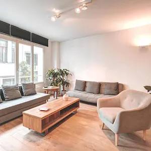 Light House Lodge. In Center Of Antwerpen