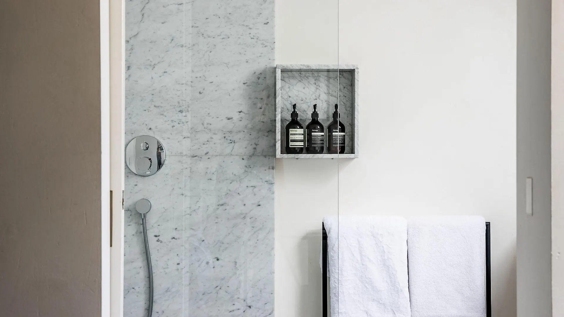 Hotel Julien Antwerp 4*,