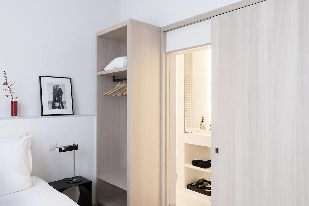 Hotel Julien Antwerp 4*,